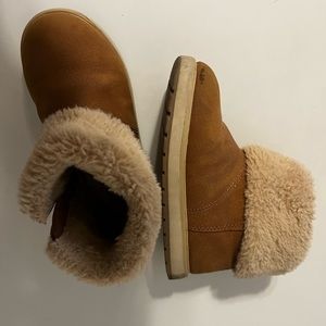 Several boots and shoes size 9. Used several times. Good condition.